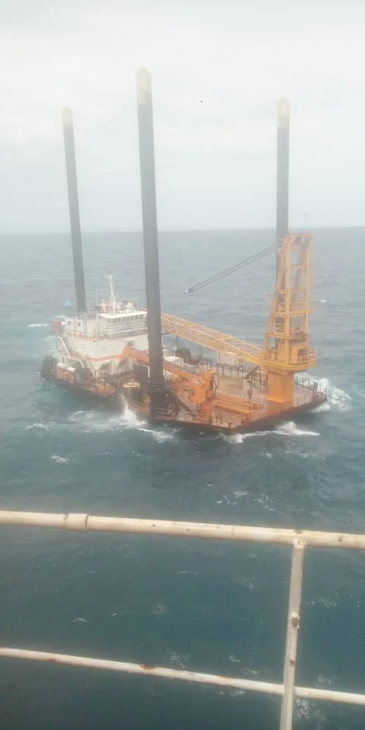 Offshore vessel and lifting environment
